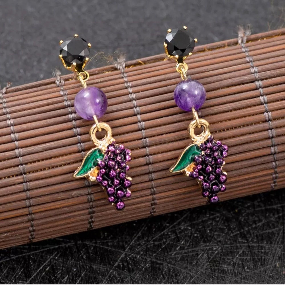 Gorgeous Rhinestone Pearl Purple Grape Earrings - Picture 2 of 6